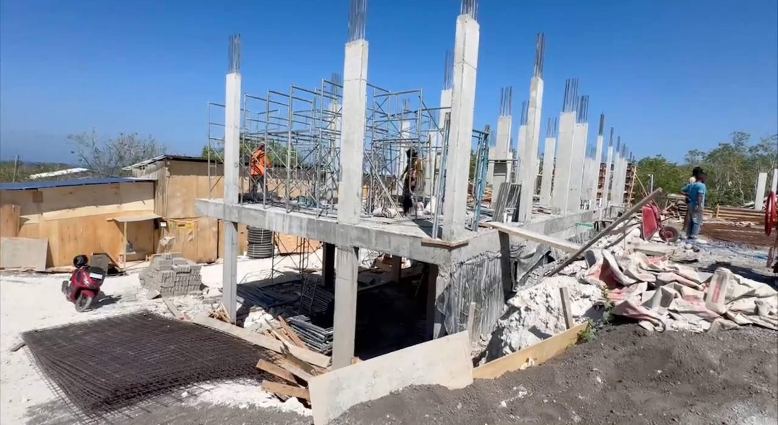Construction progress — reinforced concrete frame and columns of a villa — Frigate Bali